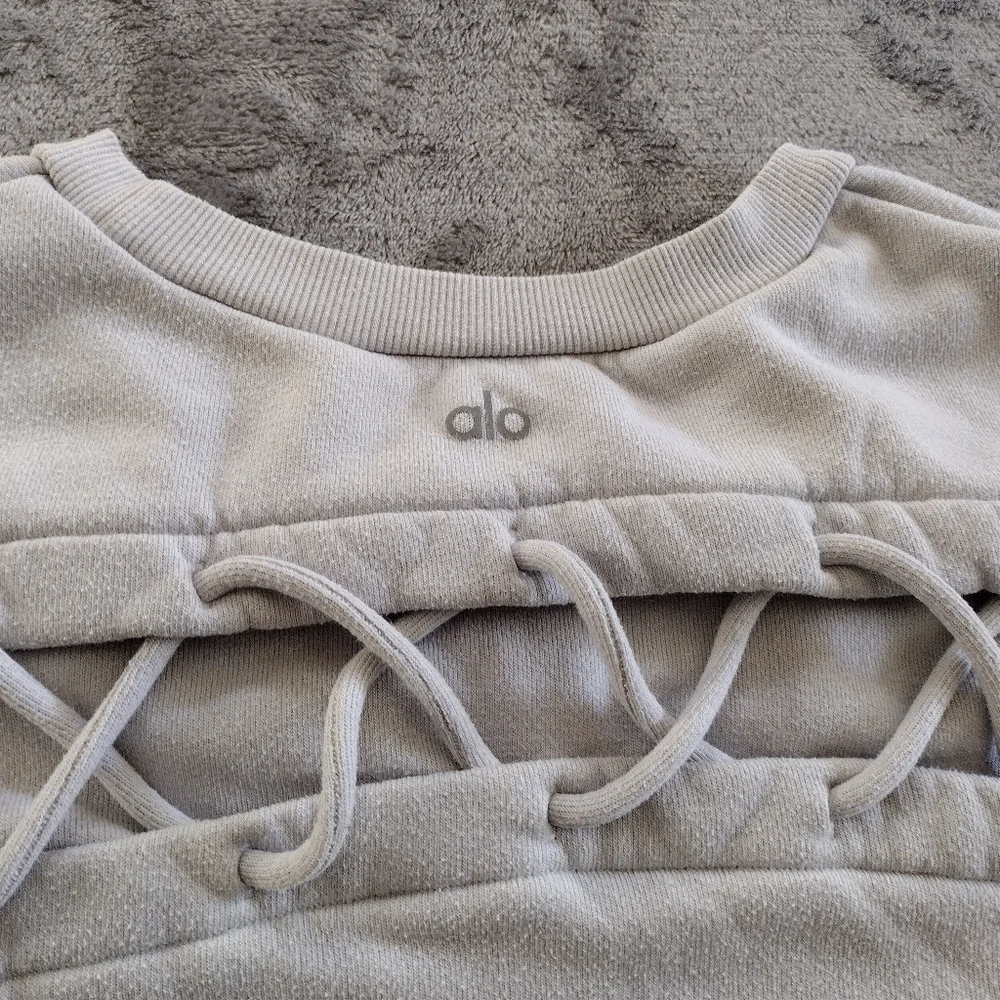 Alo Yoga Hook Up Crews Sweatshirt Women’s Crewneck Crop Cropped M? No Size Tag